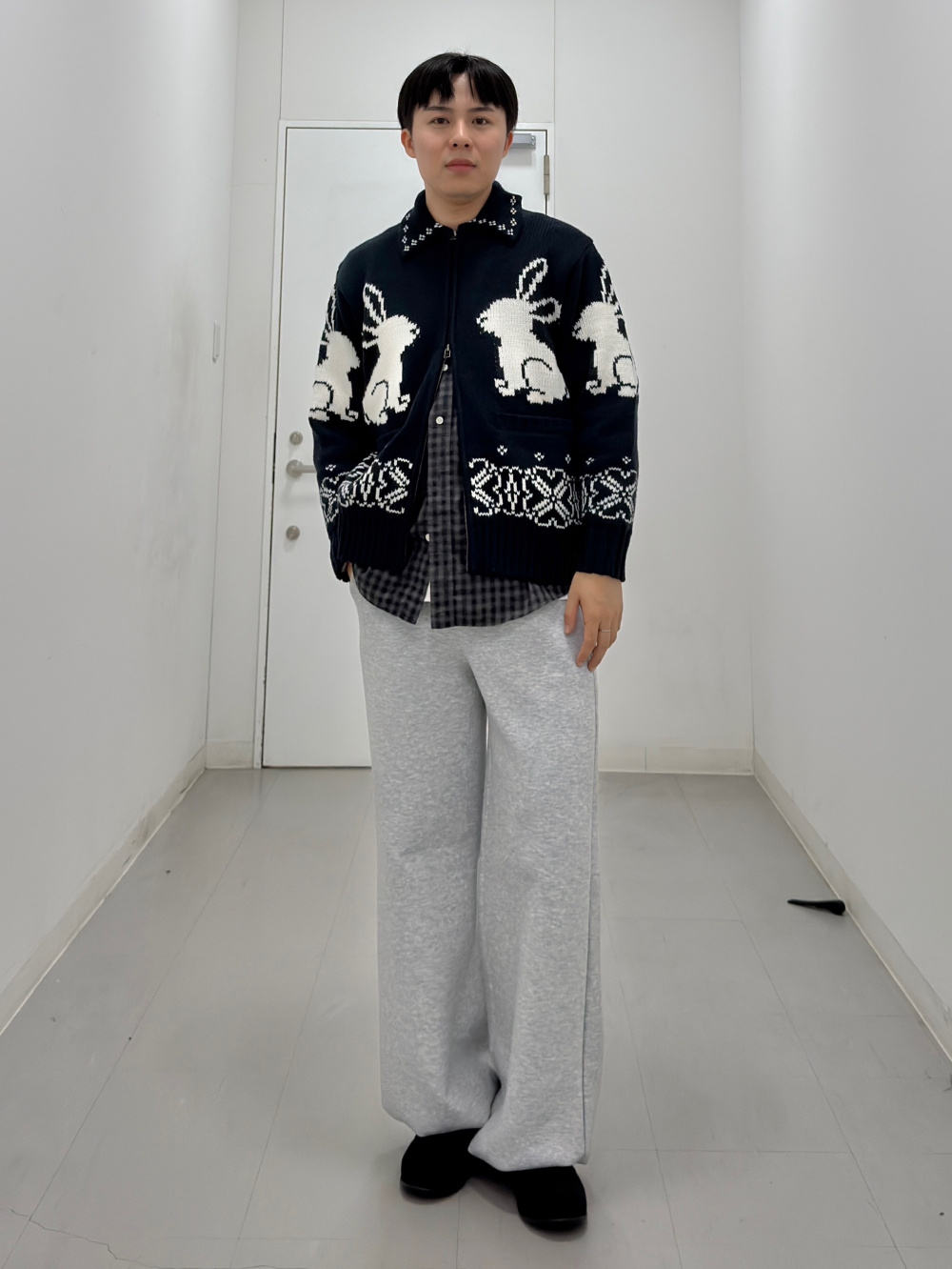 グラフィックT by rokh +X、フルジップニットジャケット by rokh」の