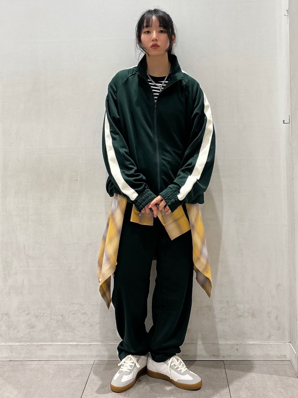 トラックパンツ、トラックジャケット」の着用コーディネート| ジーユー