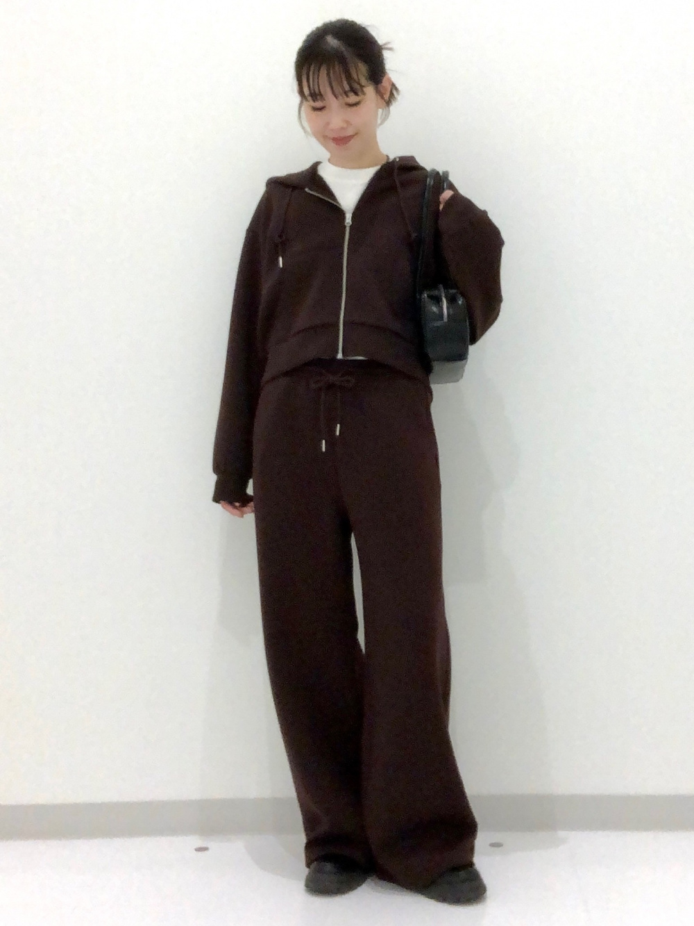 スウェットジョガーパンツ、ドライワイドT(5分袖)」の着用