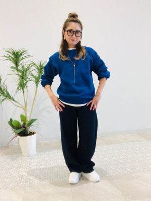 GU公式 | グラフィックT エミリー、パリへ行く