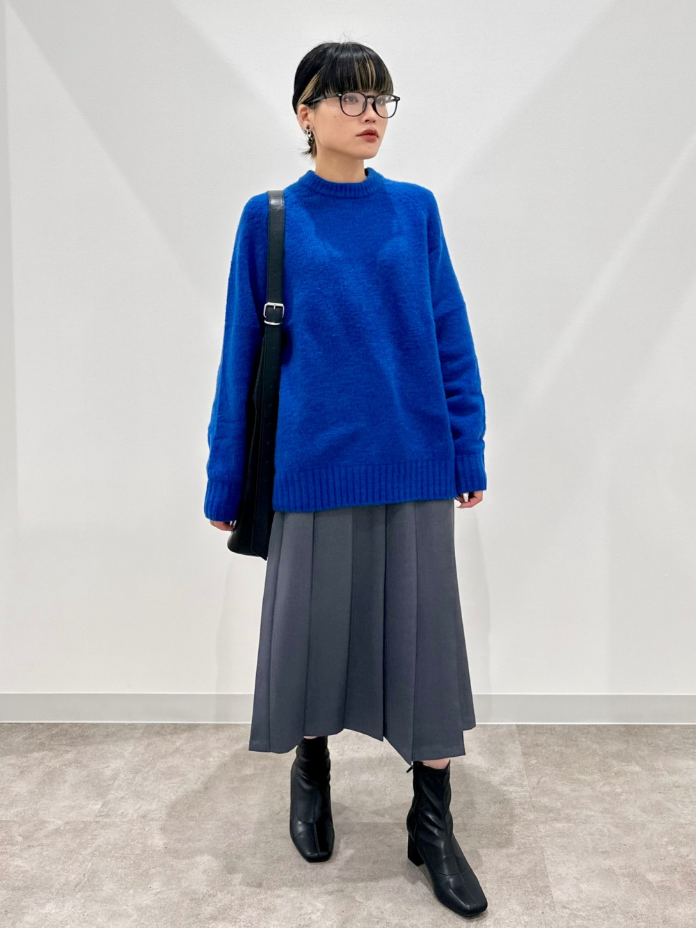 2ピースワンピース by rokh +X、2ピースコート by rokh」の着用