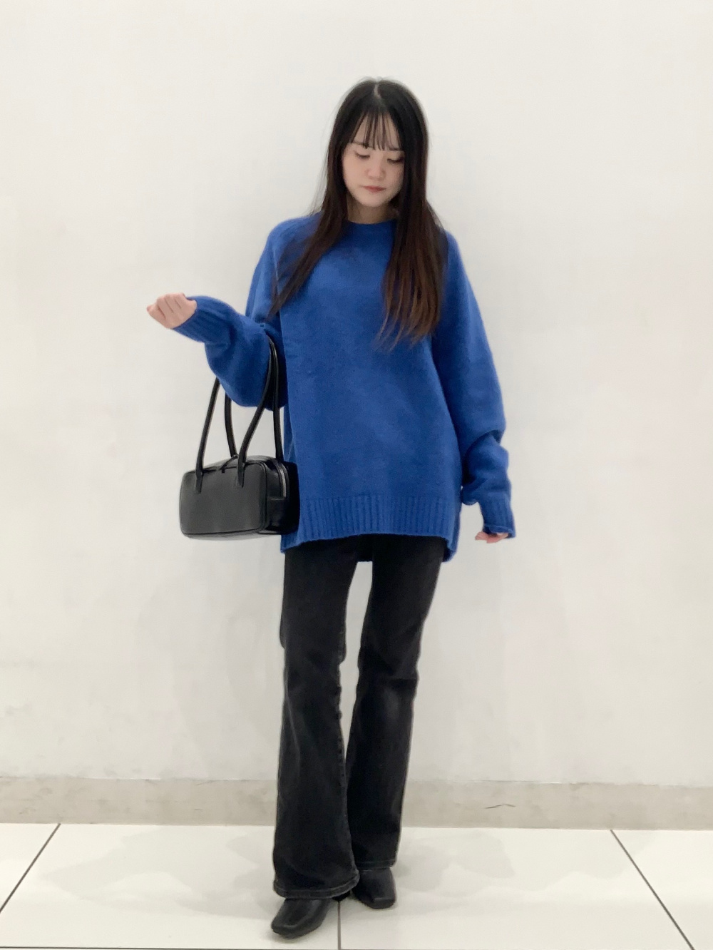 2ピースワンピース by rokh +X、2ピースコート by rokh」の着用