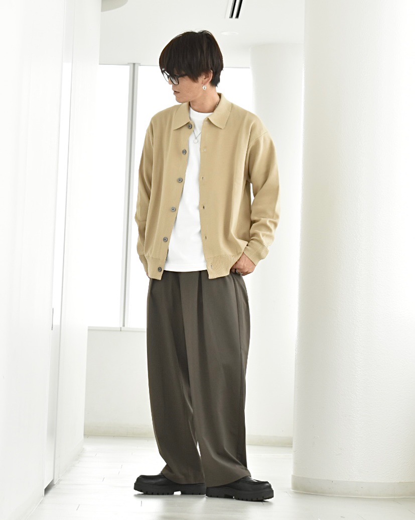 バレルレッグスラックス(セットアップ可能)」の着用コーディネート