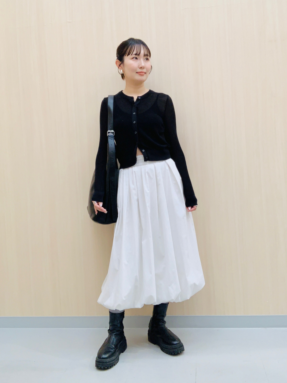 バブルヘムミディスカート」の着用コーディネート| ジーユー