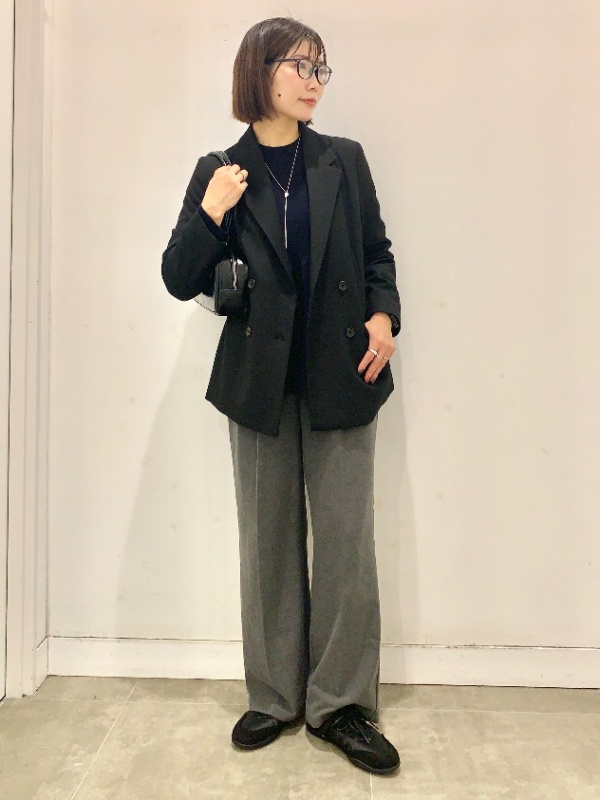 a.mkページです•*¨*•.¸♬︎ GU公式 | タックワイドパンツ+OS(米国仕様)