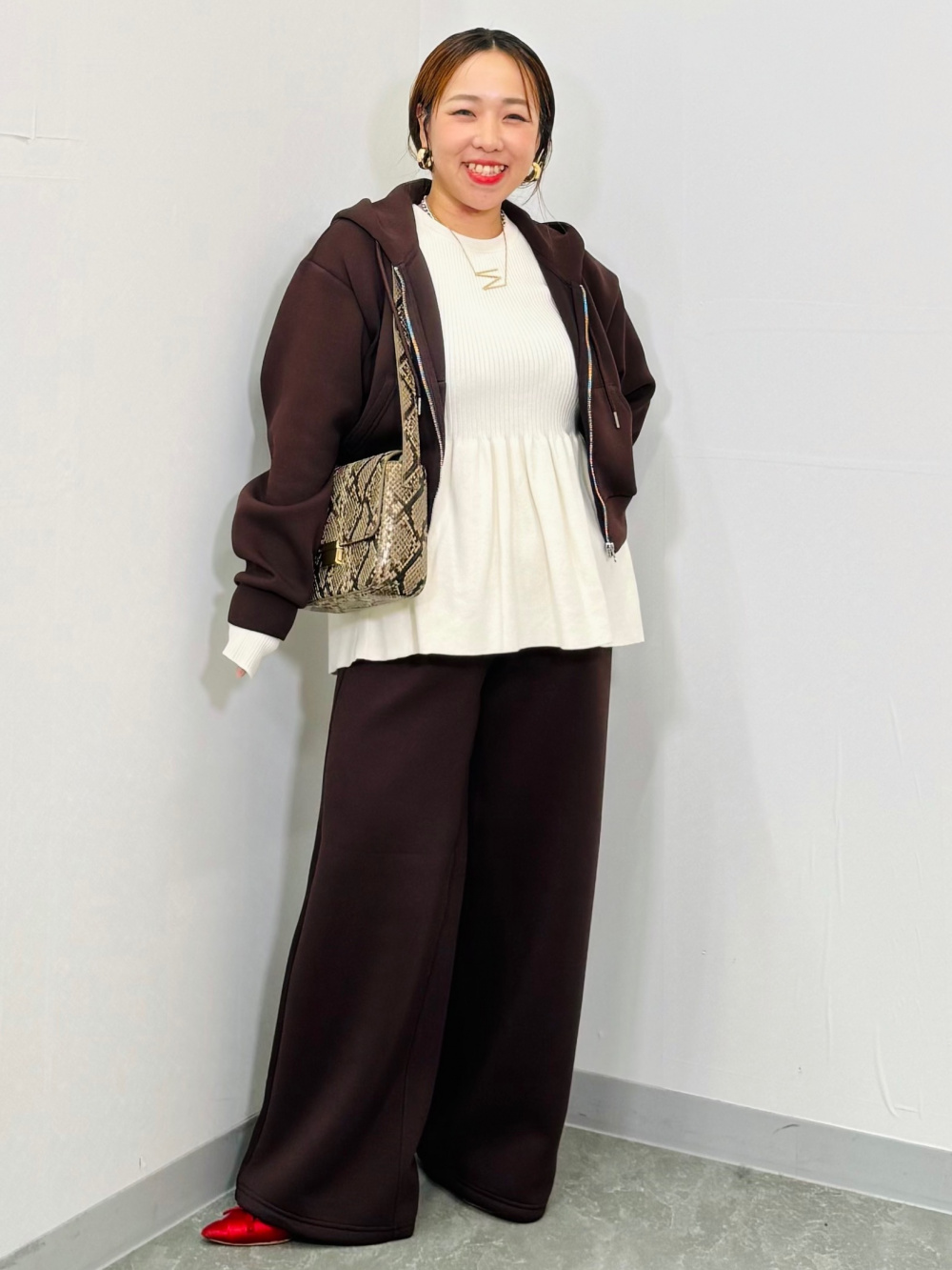 Puff Sweat Full-Zip Hoodie、Puff Sweat Baggy Pants」| GU的穿搭理念