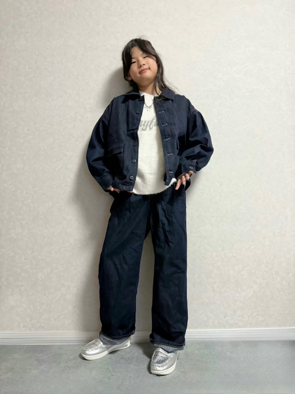GIRLSデニムツータックワイドパンツJR（子ども服）の着用