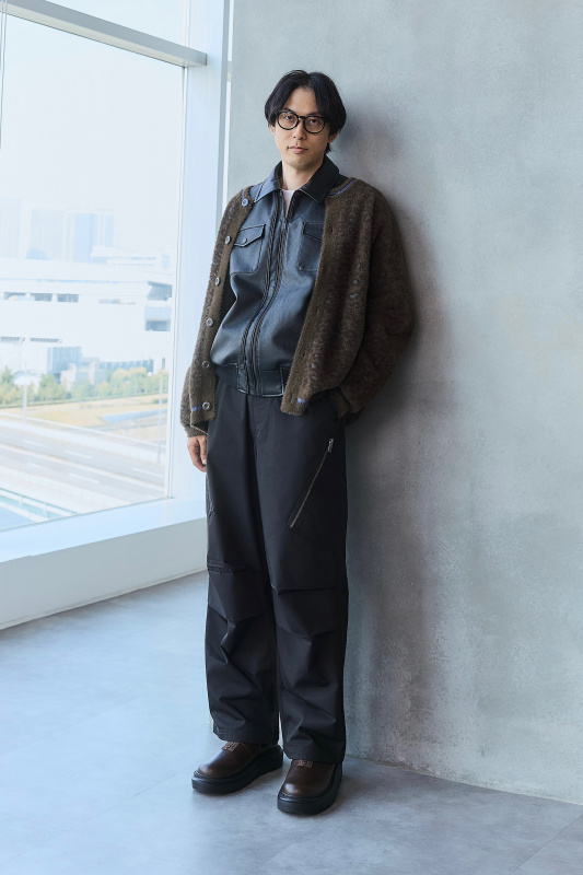 ジップアップブルゾン UNDERCOVER、グラフィックT UNDERCOVER 2の