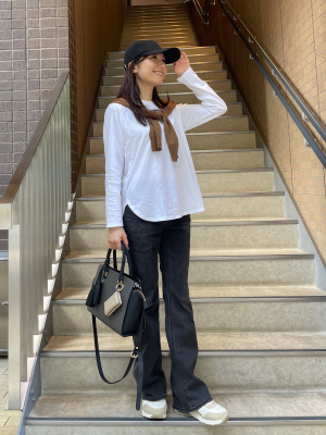 GU公式 | スリムフレアジーンズNTQ