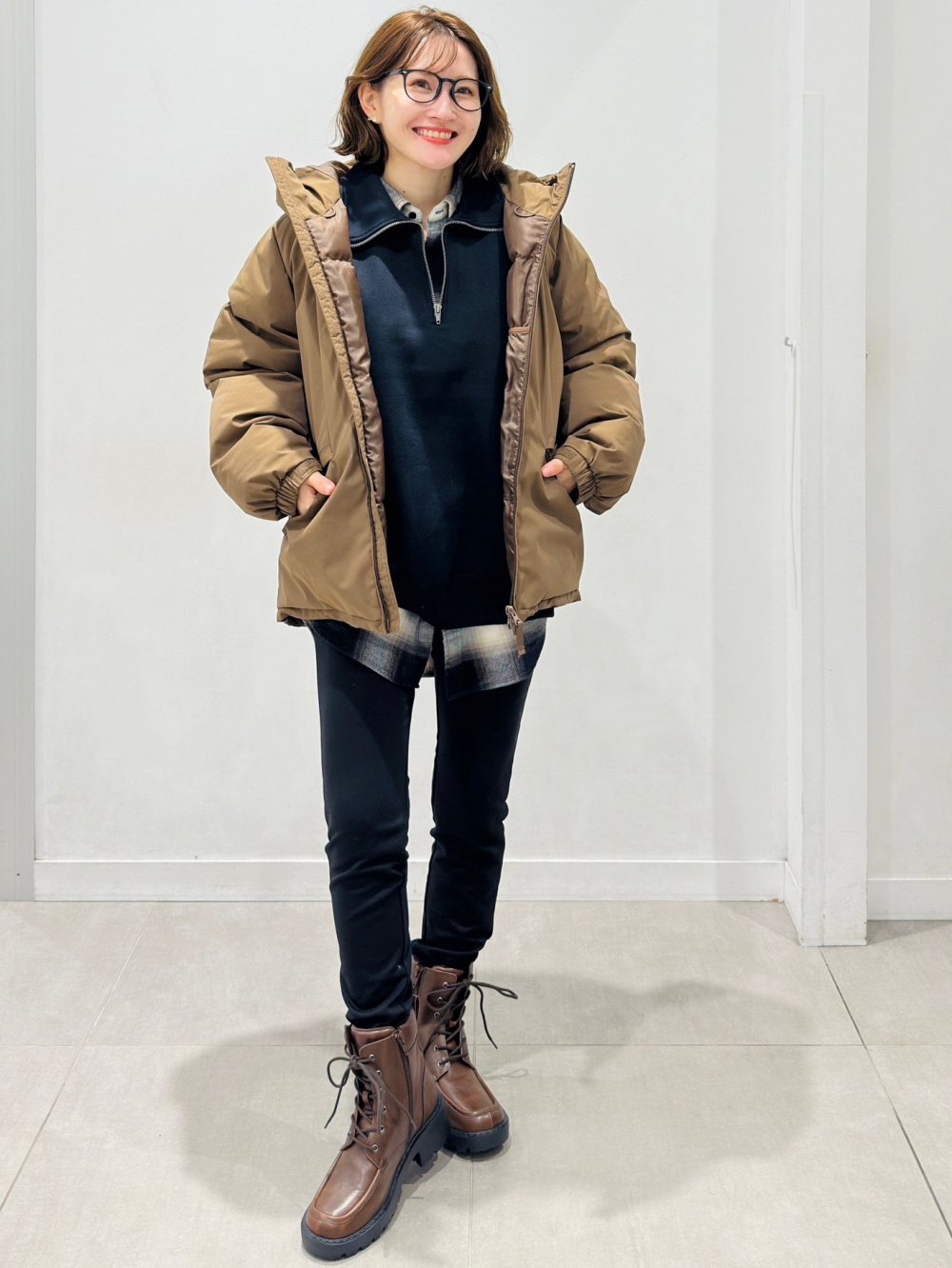 ドライワイドT(5分袖)、カバーオールジャケット UNDERCOVER」の着用