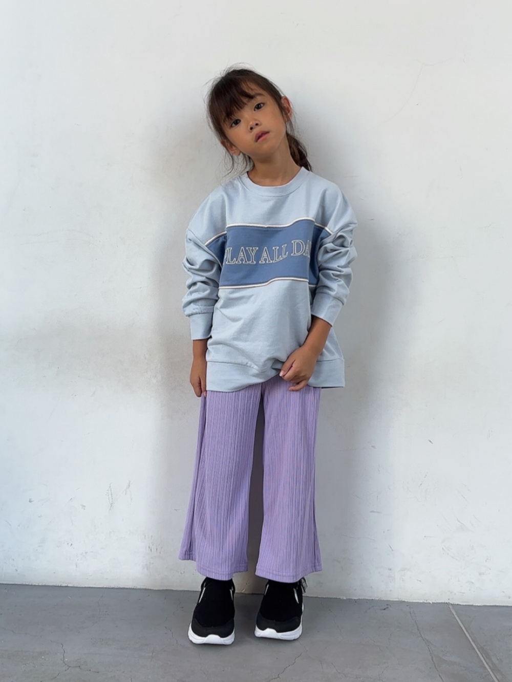 GIRLSグラフィックT(ロゴ)、GIRLSリブプルオンワイドフレアパンツ」の