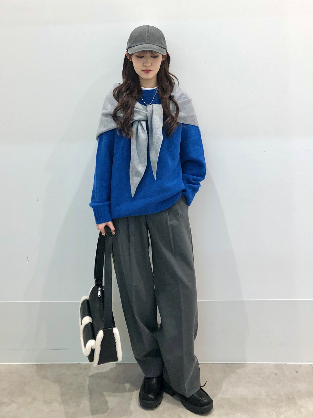 デニムスウェットイージーパンツ+X、ヘビーウェイトクルーネックT(長袖