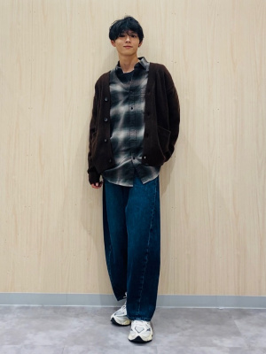 GU公式 | パフニットVネックカーディガン