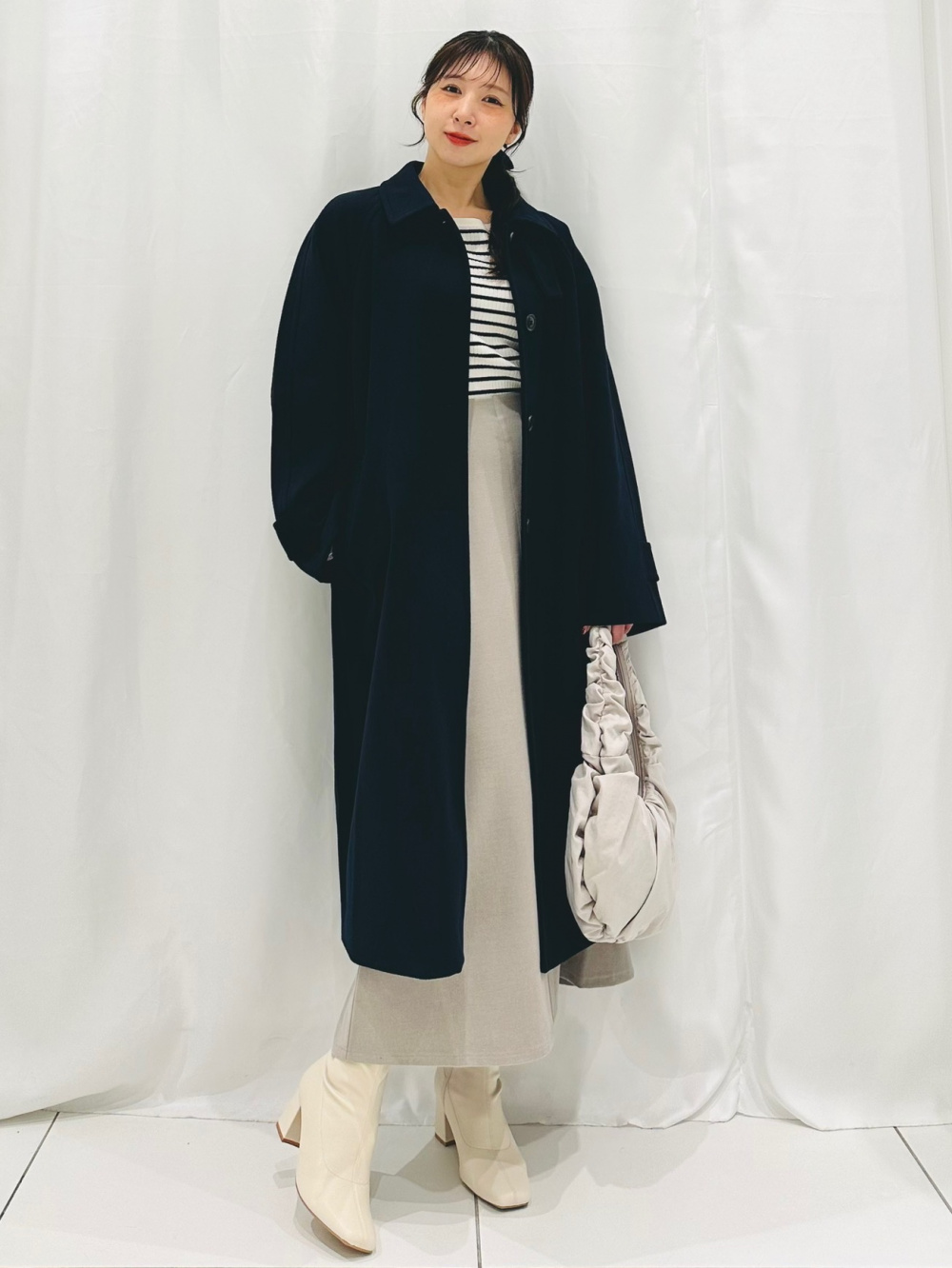 2ピースワンピース by rokh +X、2ピースコート by rokh」の着用