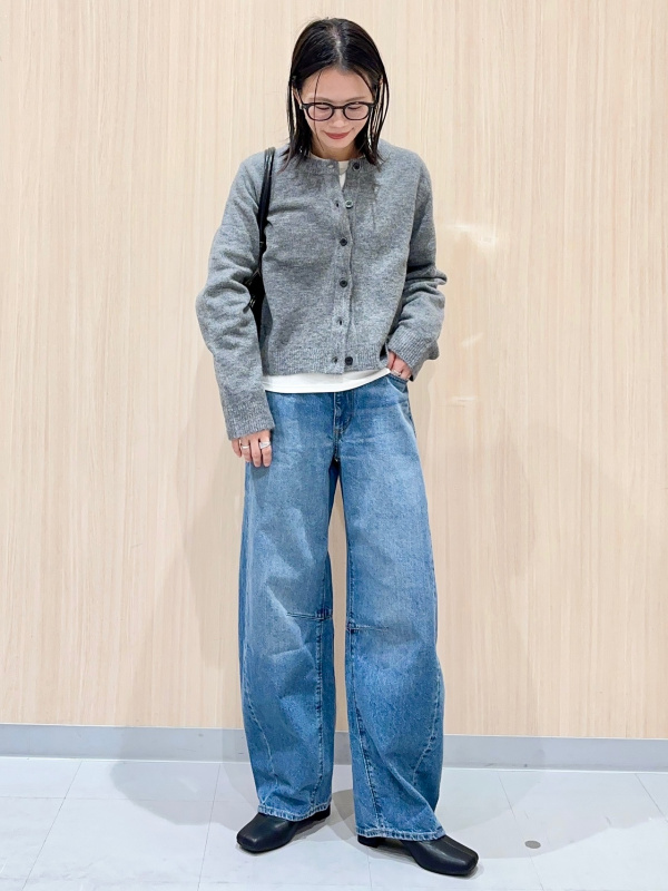 Soft Sheer Crew Neck T-Shirt/L、Narrow Belt」的穿搭靈感｜GU