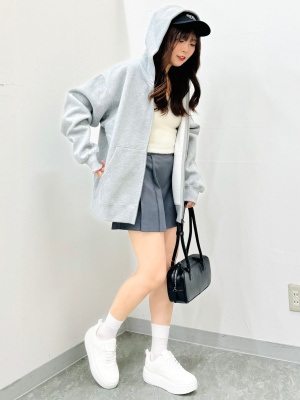 GU公式 | ブラフィールクロップドフェザーキャミソール