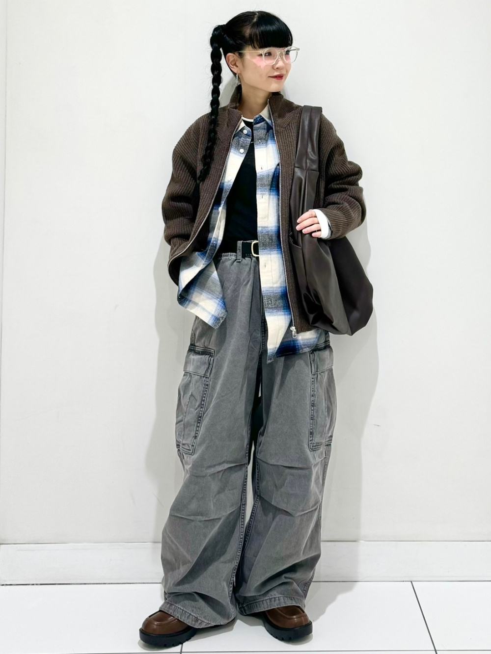 ドライワイドT(5分袖)、カバーオールジャケット UNDERCOVER」の着用