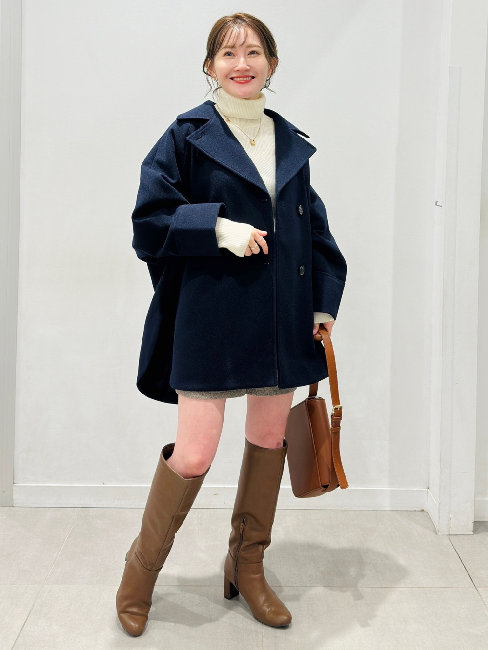 コージーメルトンケープコートZ+E、ソフトシアーハイネックT(長袖)+E