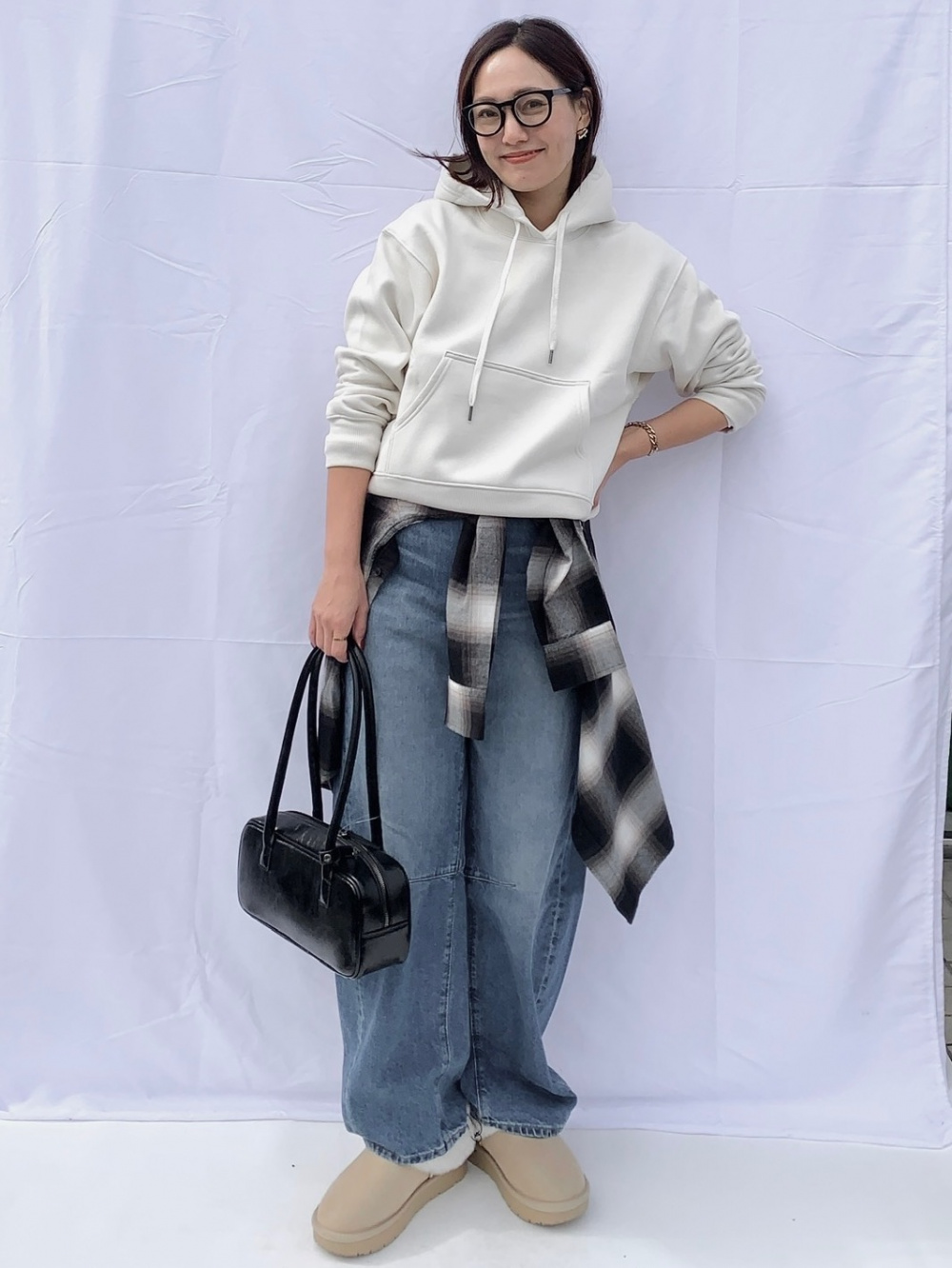 ミニハイネックセーター(ノースリーブ)Z、バレルレッグジーンズ(丈標準