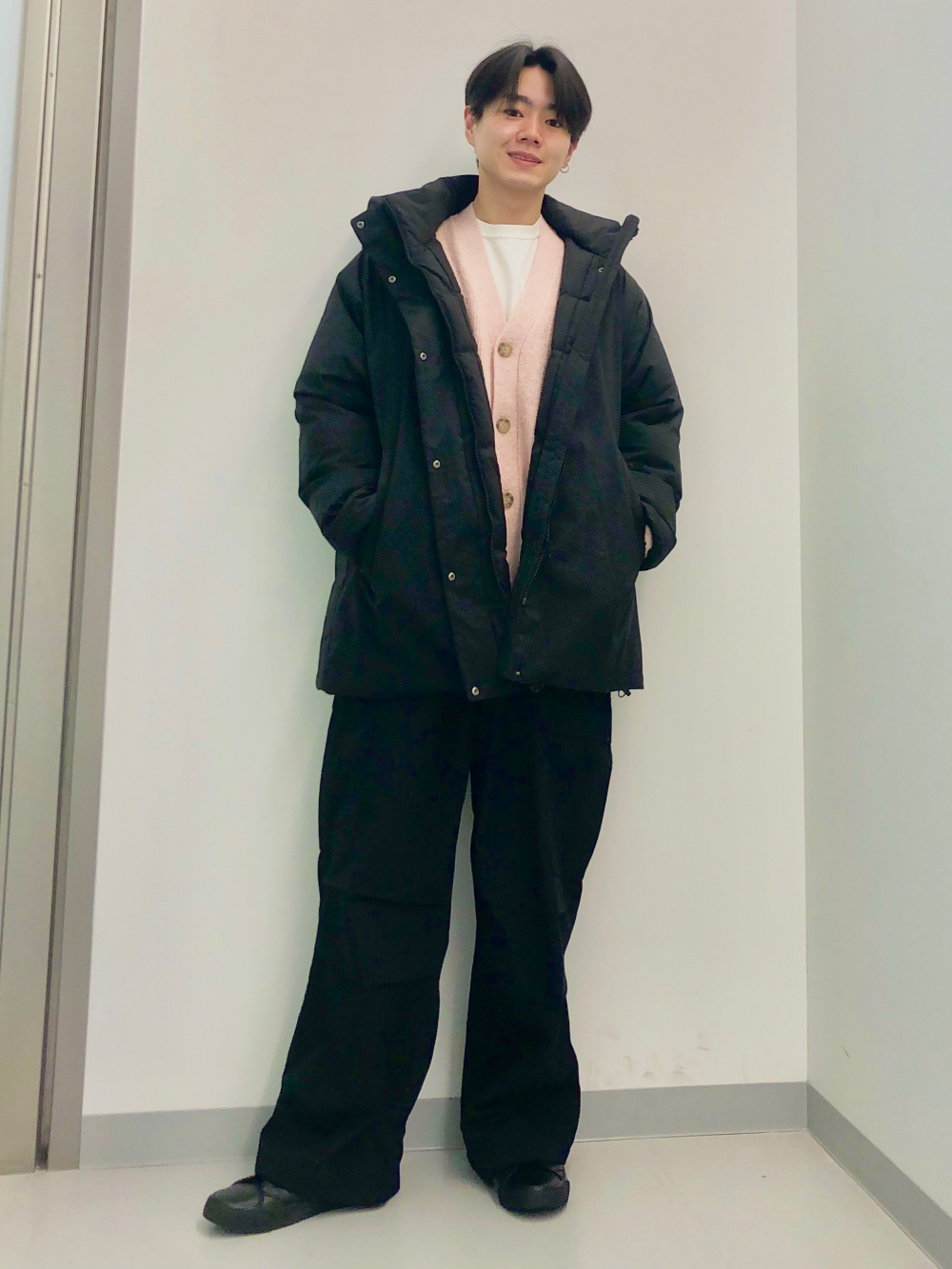 Puff Knit V Neck Cardigan、Wide Slacks/Check」| GU的穿搭理念
