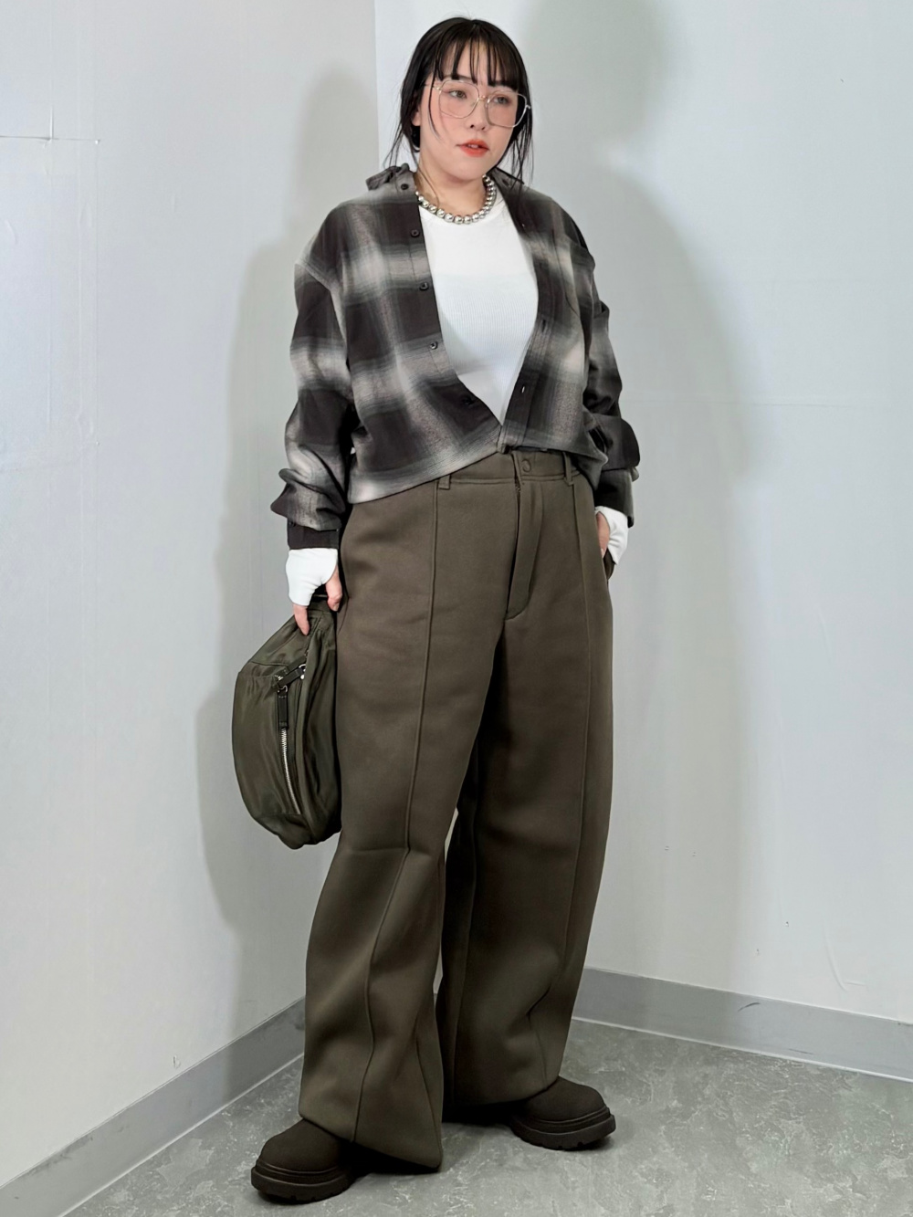 ドライワイドT(5分袖)、カバーオールジャケット UNDERCOVER」の着用