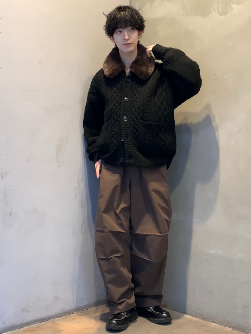 U Tip Lace Up Shoes、Puff Knit Half-Zip Pullover」| GU的穿搭理念