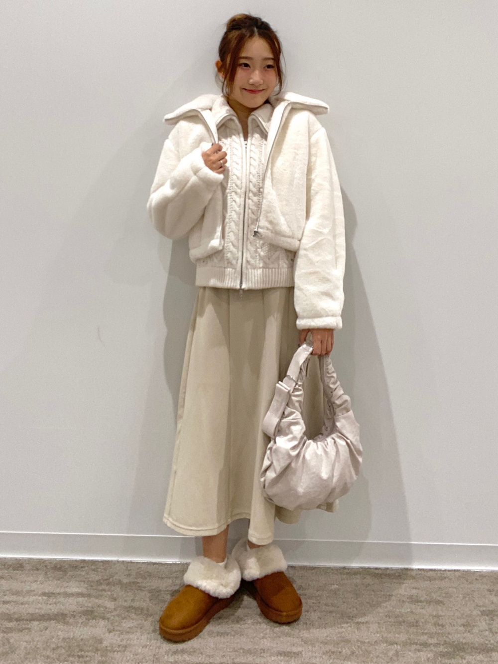 ティーリーフの下に着用しても Faux Mouton Slippers、Jersey Flared Skirt/Q」| GU的穿搭理念