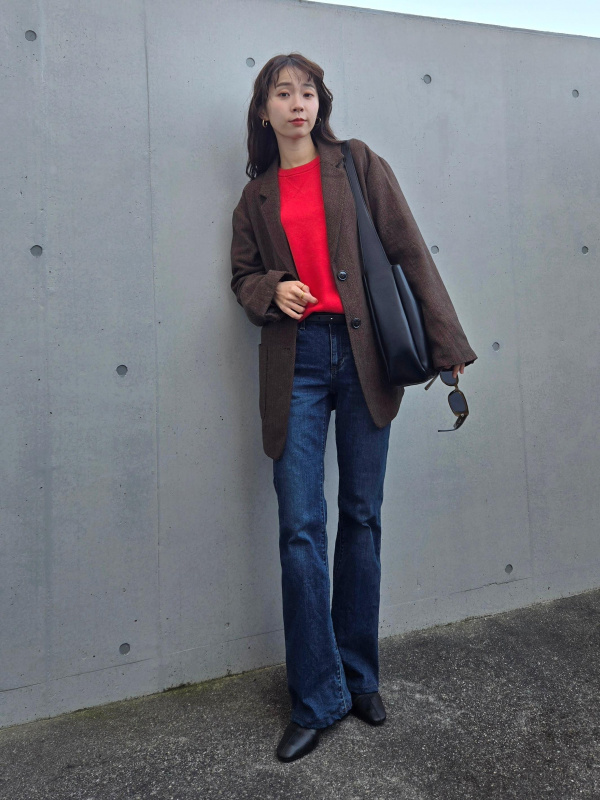 スリムフレアジーンズ+EC(丈長め84.0cm)（レディース）の着用