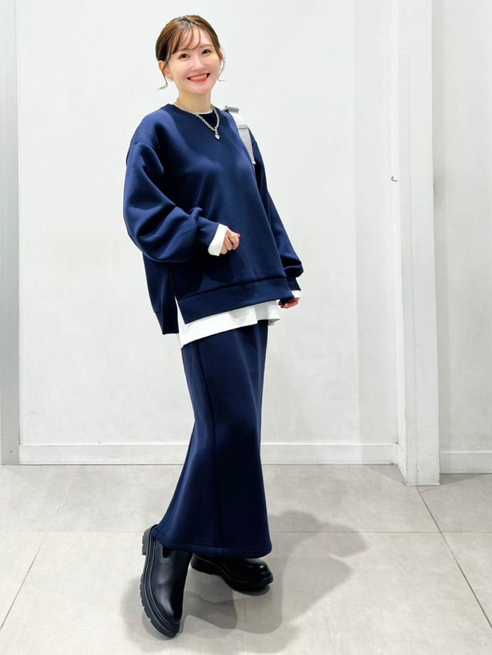 ウォームパデッドコーデュロイブルゾン、コーデュロイスコート」の着用