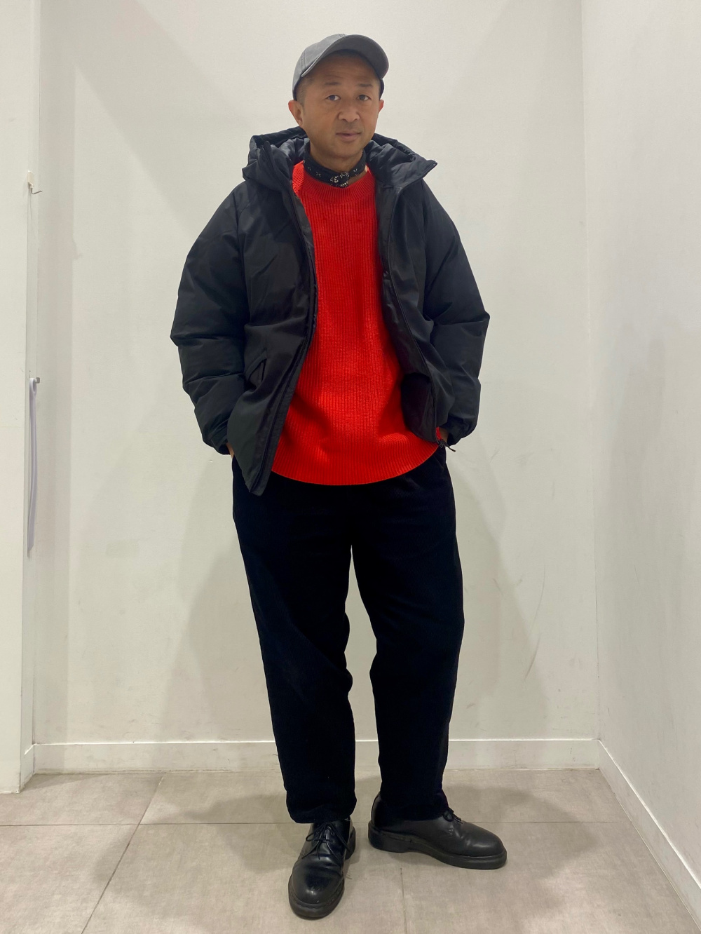 アゼクルーネックセーター、ウォームパデッドフライトジャケット」の