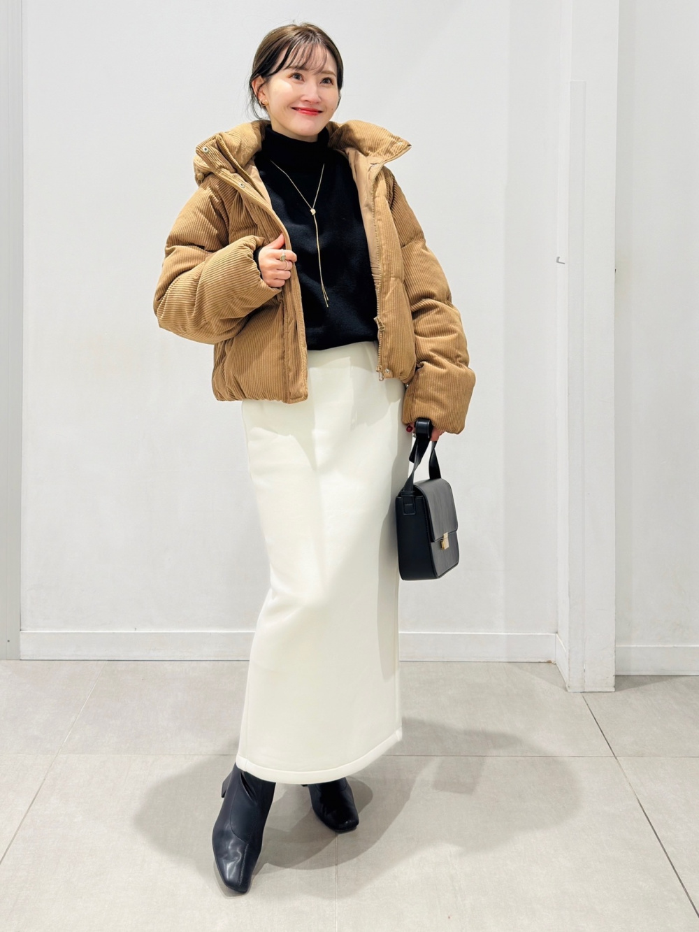 ウォームパデッドコーデュロイブルゾン、コーデュロイスコート」の着用