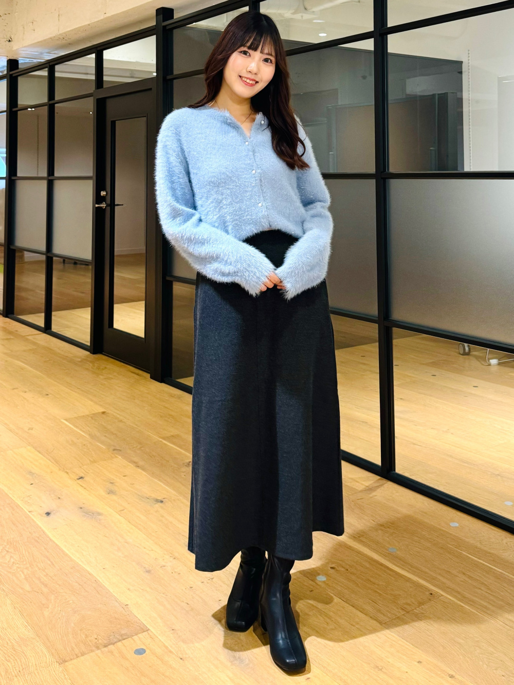 Denim Wrap Skort、Shiny Crew Neck Cardigan/Z」| GU的穿搭理念