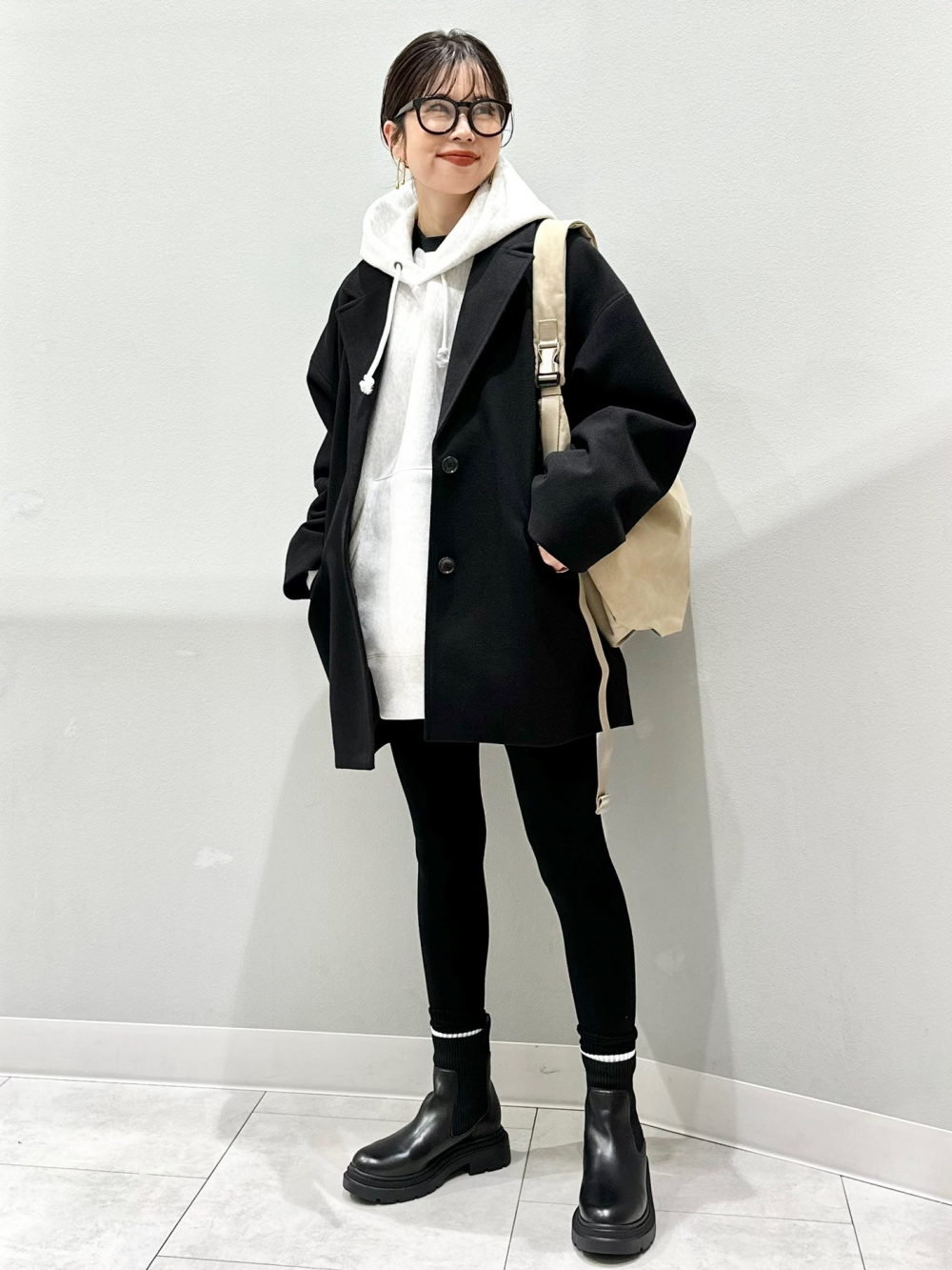 ウォームパデッドコーデュロイブルゾン、コーデュロイスコート」の着用