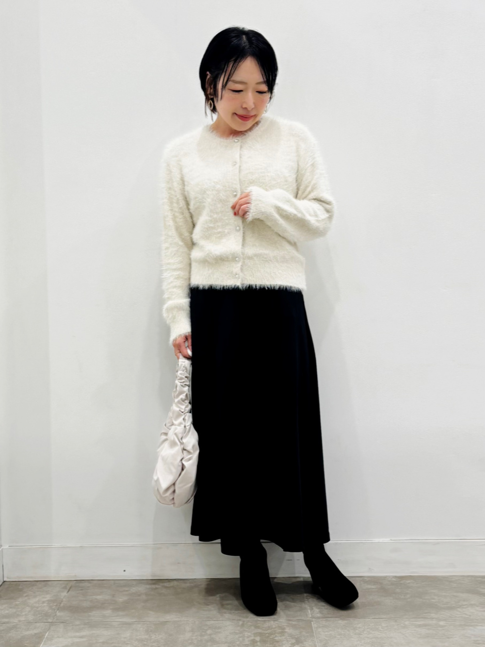 Jersey Flared Skirt/Q、Shiny Crew Neck Cardigan/Z」| GU的穿搭理念