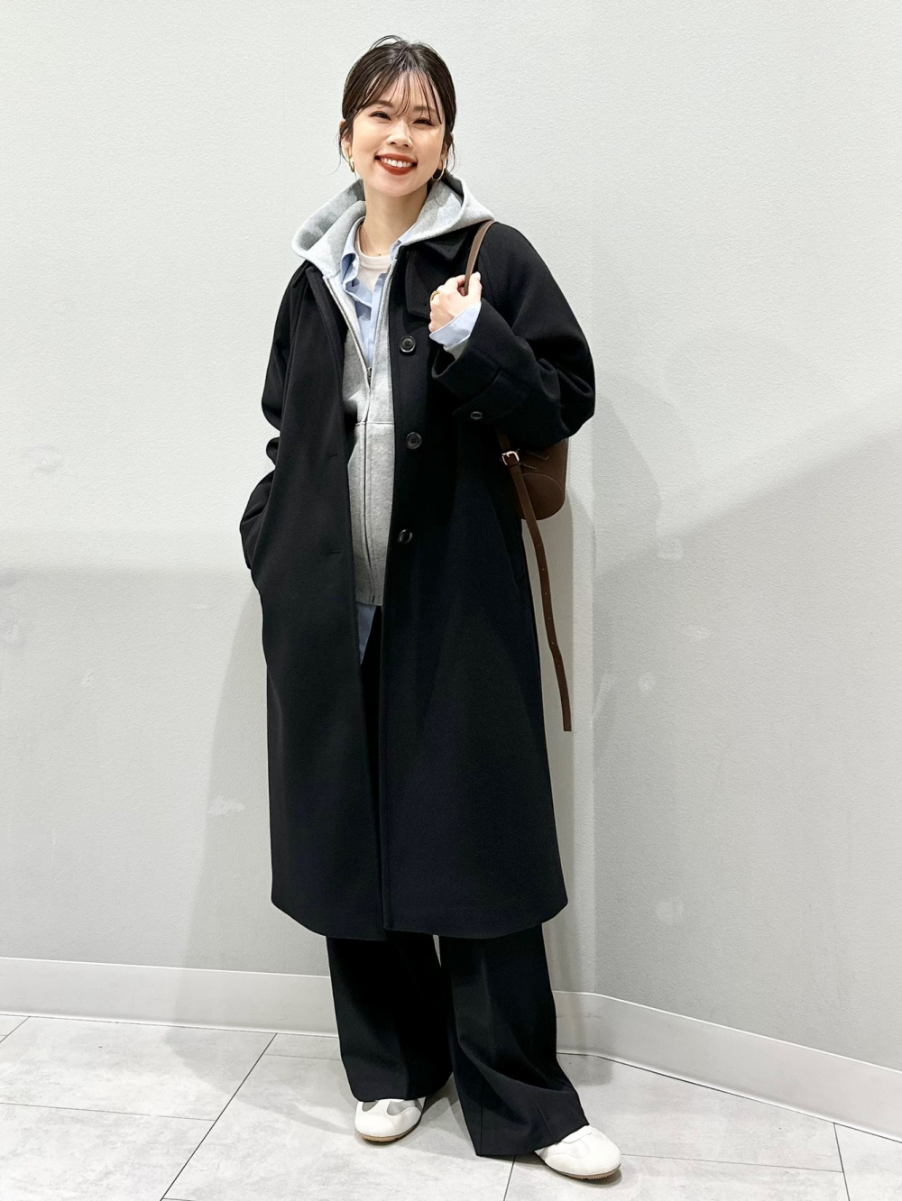 コージーメルトンケープコートZ+E、ソフトシアークルーネックT(長袖