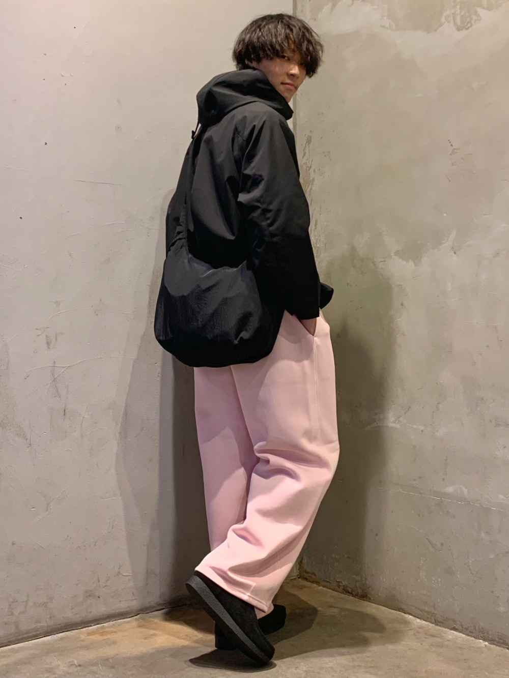 ANKOIページ Comfy Insole Canvas Sneakers、Soft Nylon Cocoon Shoulder Bag」| GU