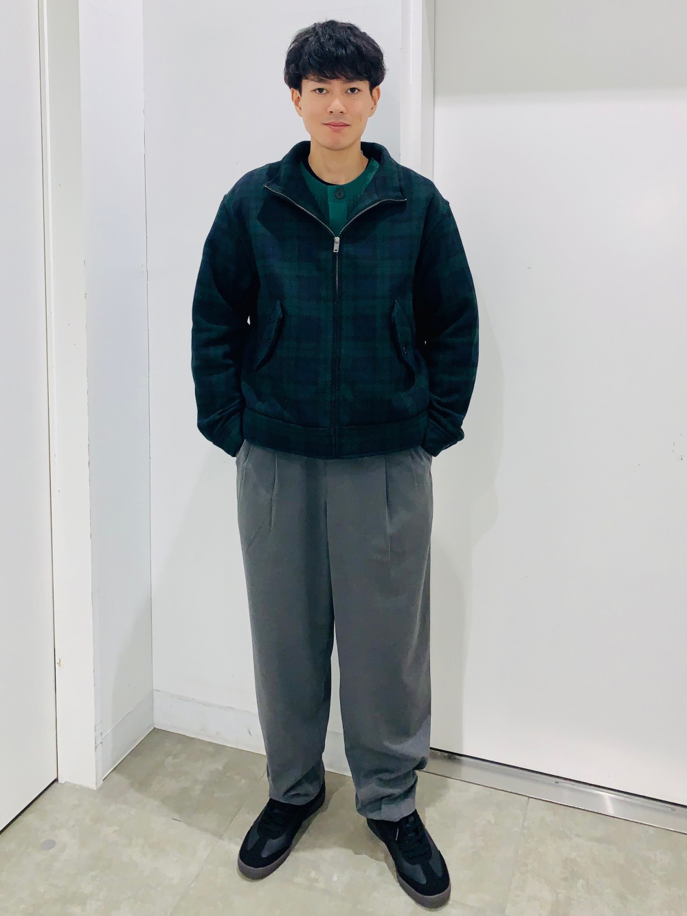 トップス sop Soft Cotton Crew Neck T-Shirt/L、Comfy Insole Sneakers」| GU的穿搭理念