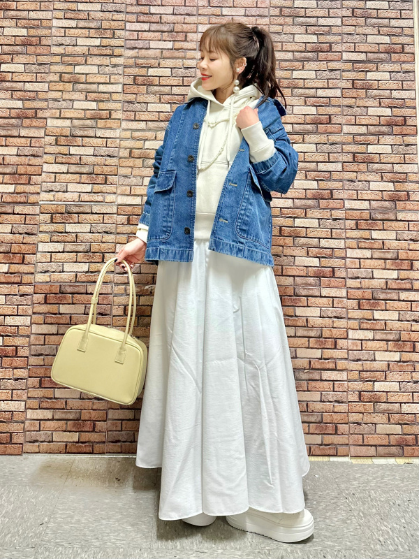 Metal Loop Belt、Cotton Blend Camisole/Dry/Flower」的穿搭靈感｜GU