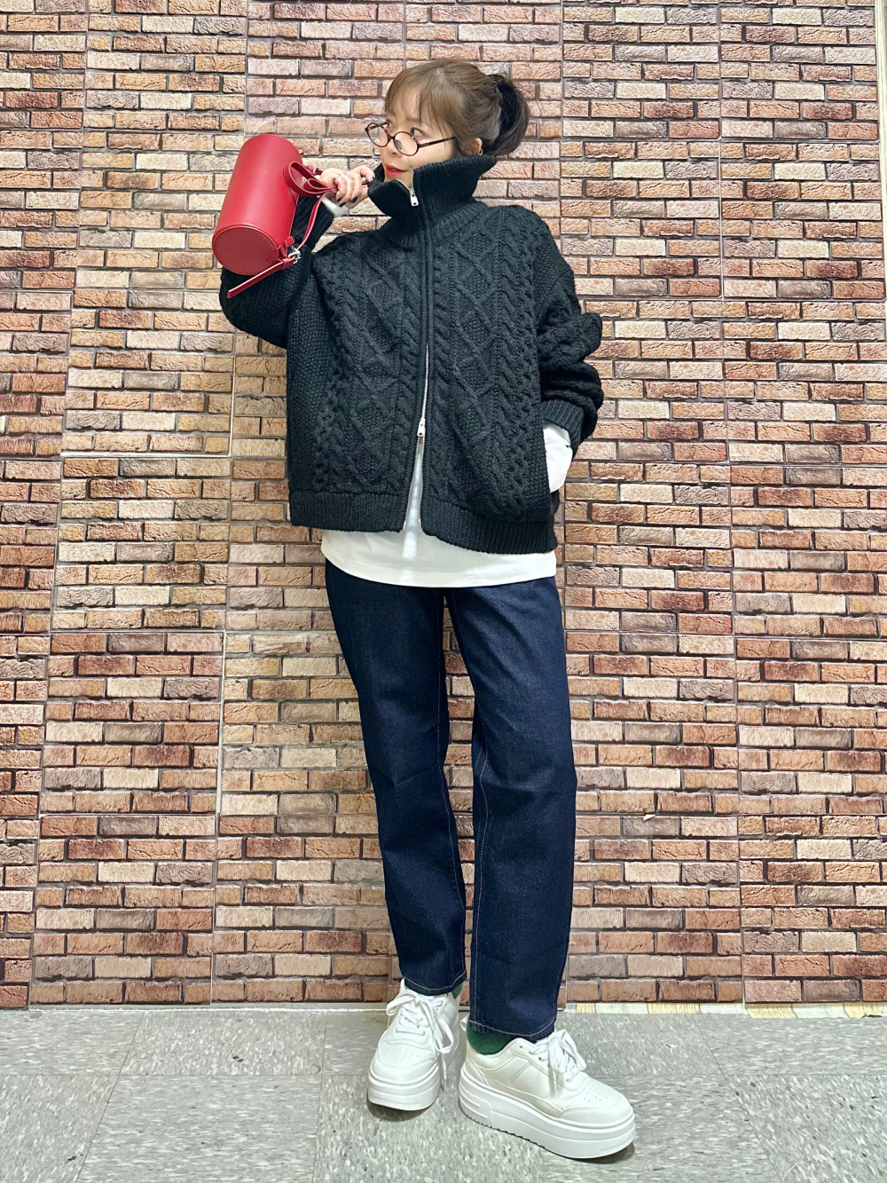 Bow Tie Blouse、Cylinder Bag」| GU的穿搭理念
