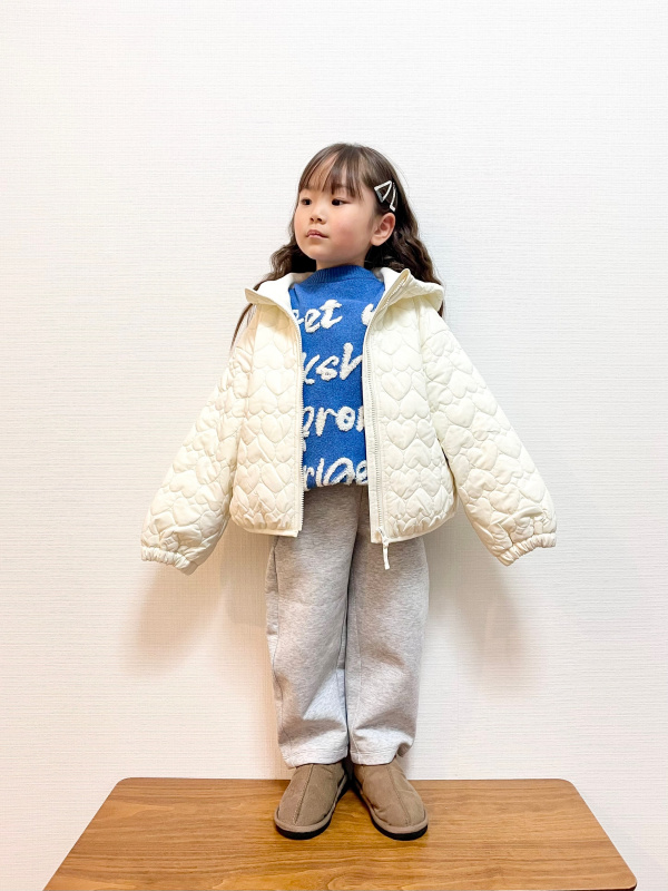 GIRLSウォームパデッドハートキルティングブルゾン（子ども服）の着用