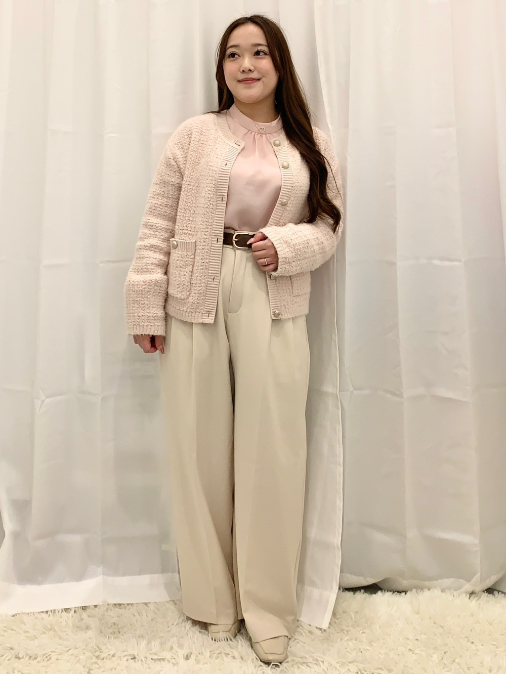 【美品】コーデ売り♡パールニットカーディガン＆ボウタイブラウス ツイーディーニットカーディガン、ボウタイブラウス」の着用