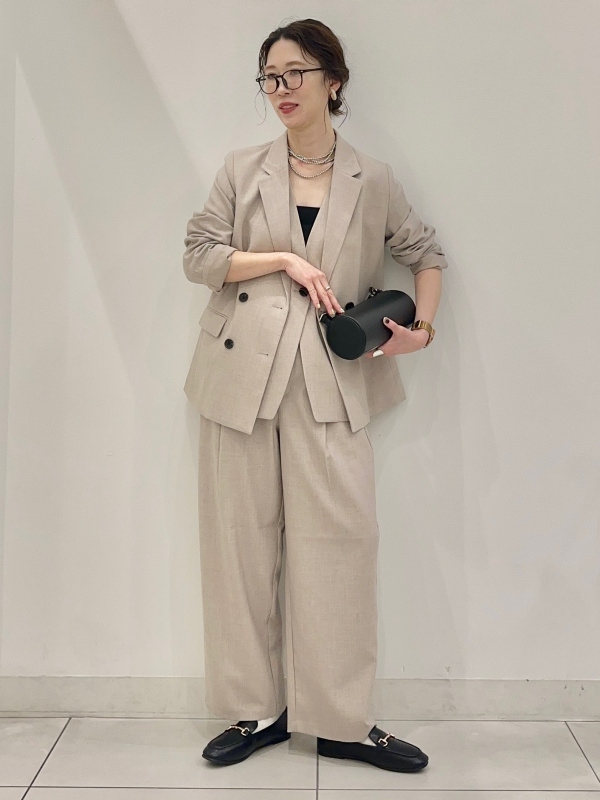 美品  rokh コラボ スタッズウールブレザージャケット ベージュ S 公式スタイリング | ジーユー