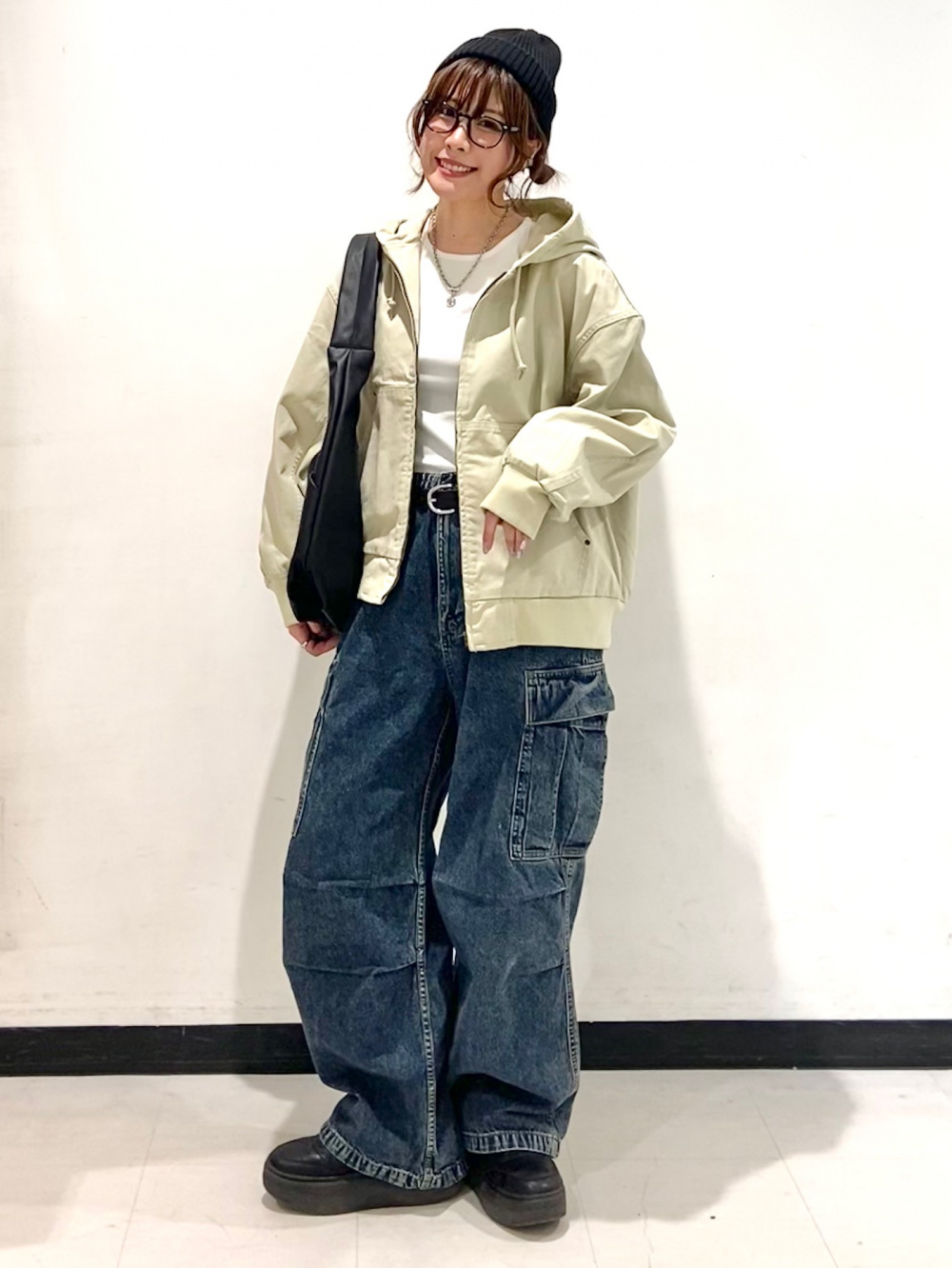 ドライワイドT(5分袖)、カバーオールジャケット UNDERCOVER」の着用