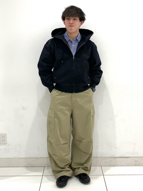 gu出品 An outfit using Cotton Zip Up Parka and Super Wide Cargo Pants｜GU US