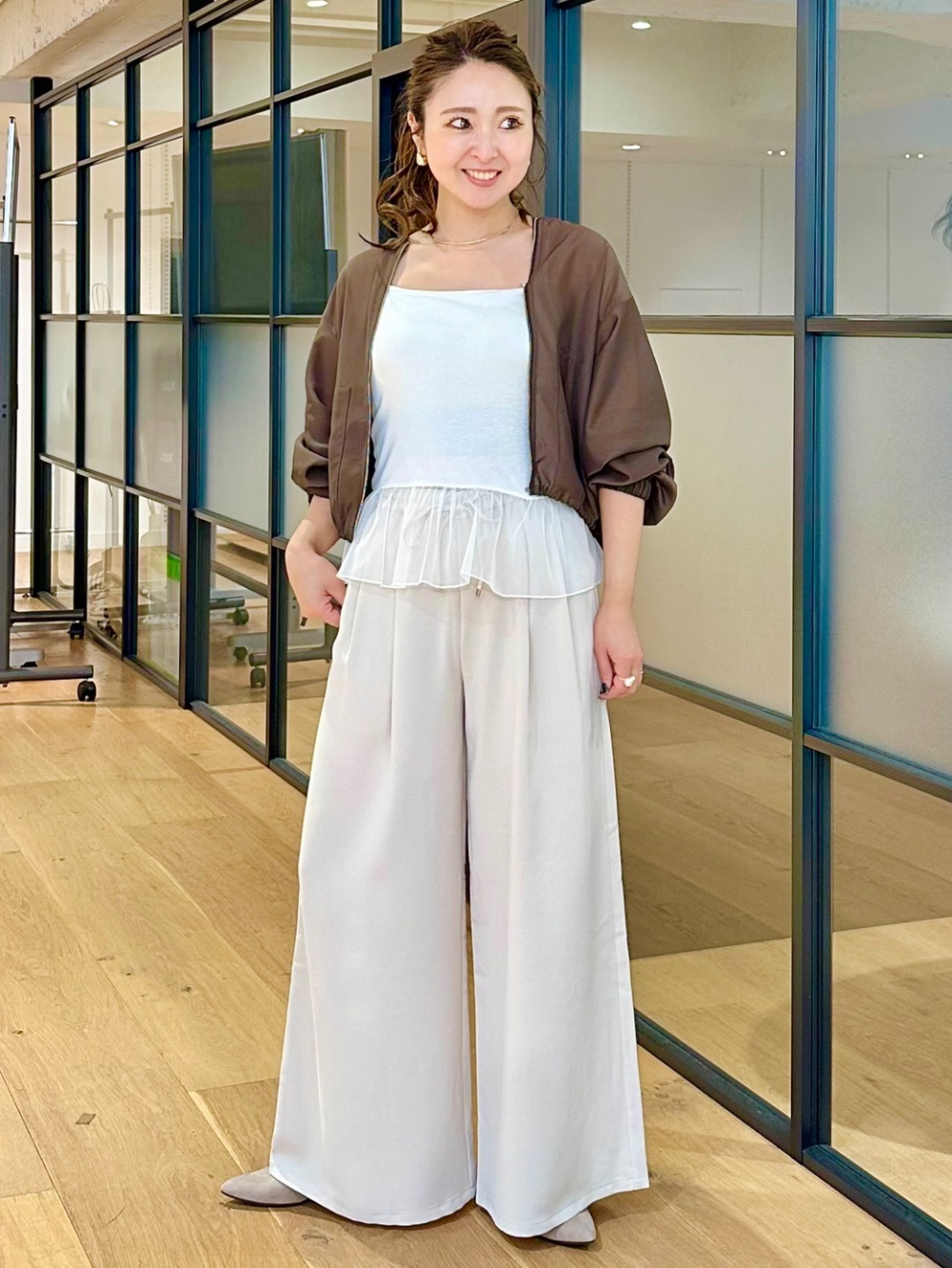 ノーカラーベストZ(セットアップ可能)、フリルネックチュニック」の