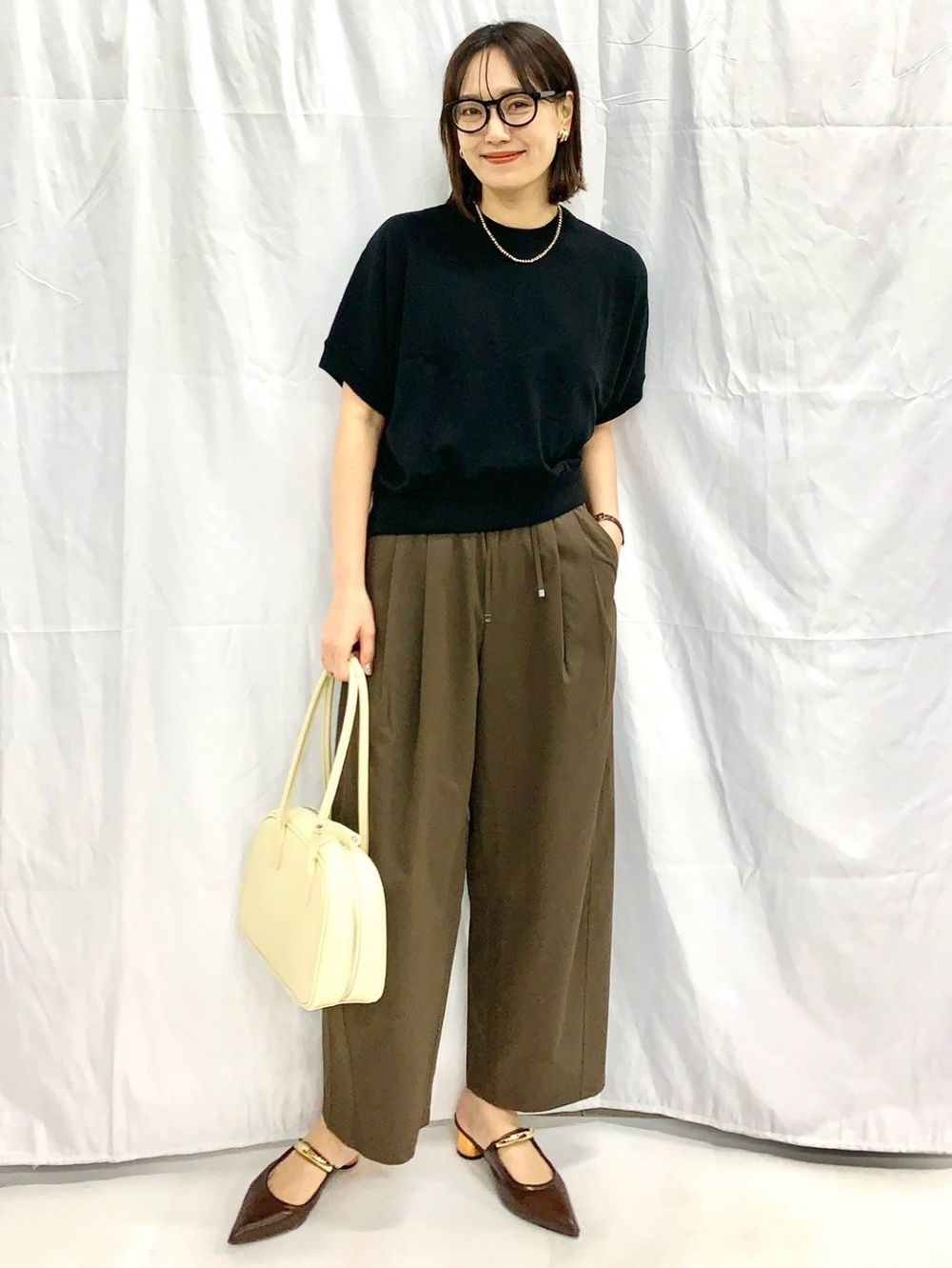 バルーンパンツ by rokh、UVカットツイルロゴキャップ」の着用