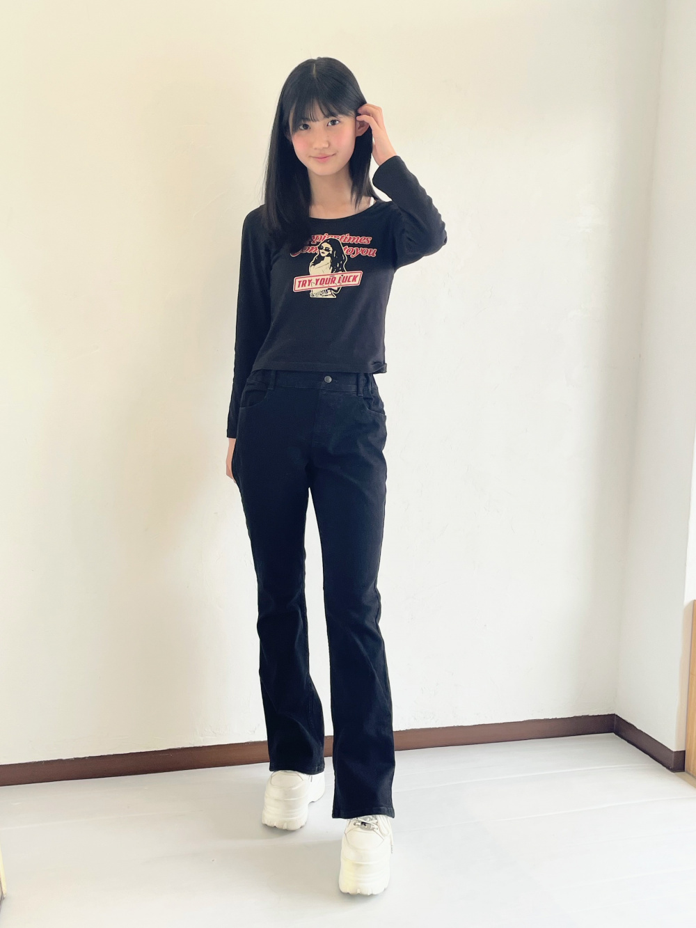 GIRLSリブメローT(半袖)、GIRLSストレッチスリムフレアジーンズ」の