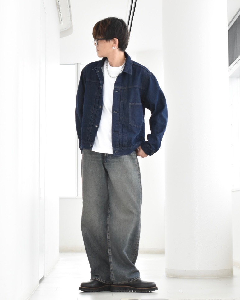 カバーオールジャケット、フランネルシャツ(チェックC)」の着用