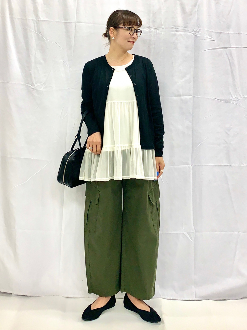 Check styling ideas for「Sheer Dolman Sleeve Shirt、Pleated Wide