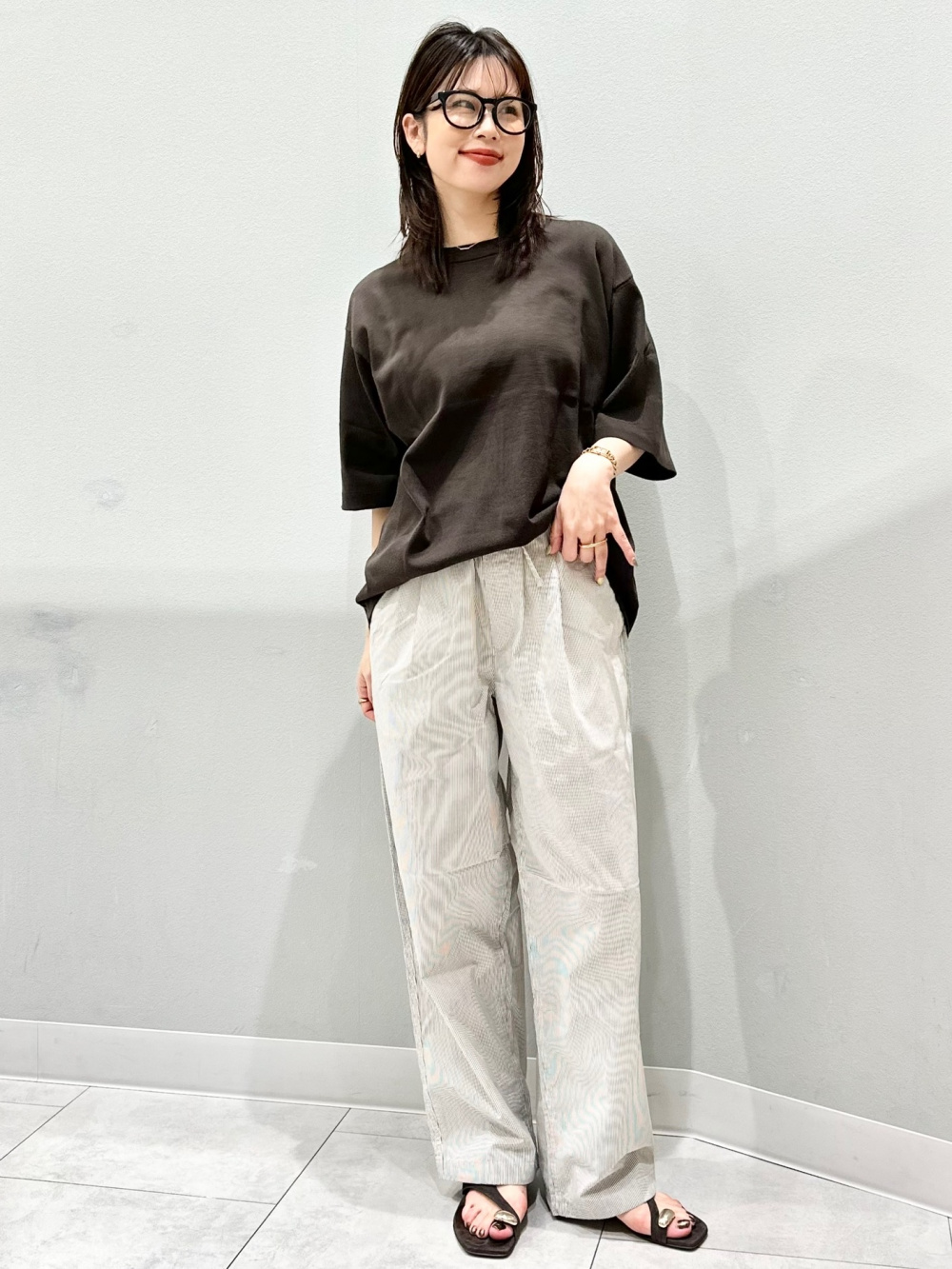 スウェT(5分袖) UNDERCOVER、シアーボクシーカーディガン」の着用